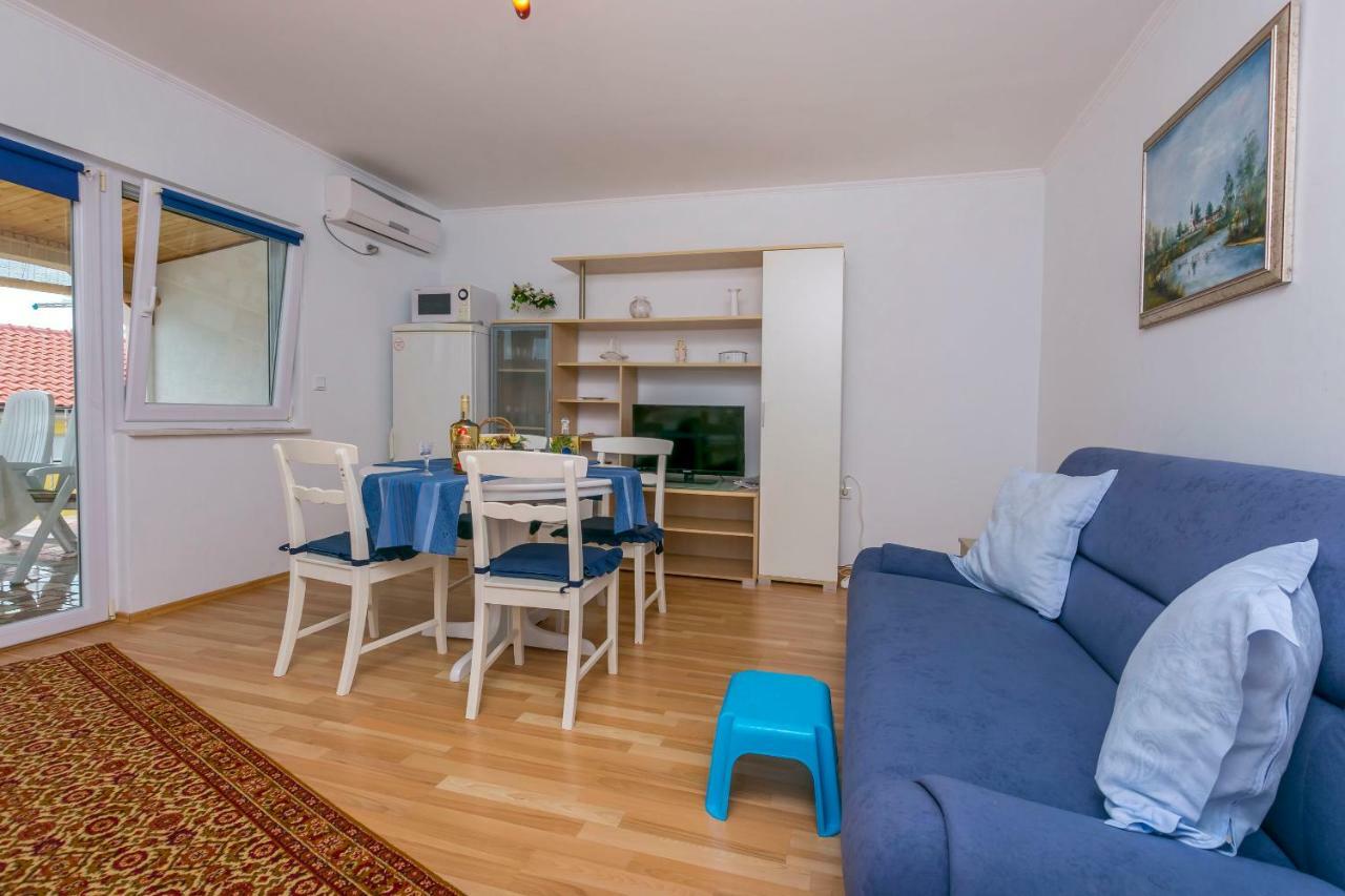 Apartment Pava Рогозница Екстериор снимка