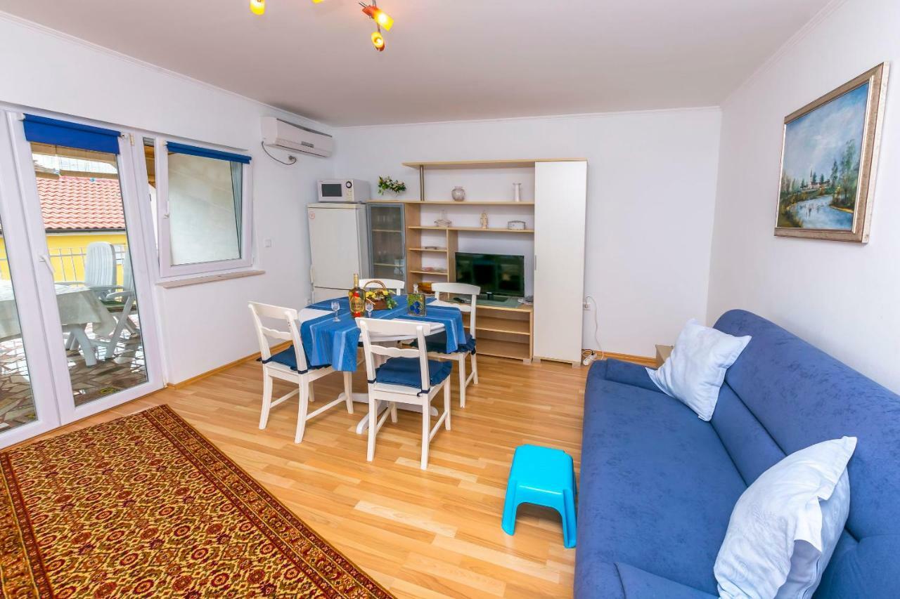 Apartment Pava Рогозница Екстериор снимка